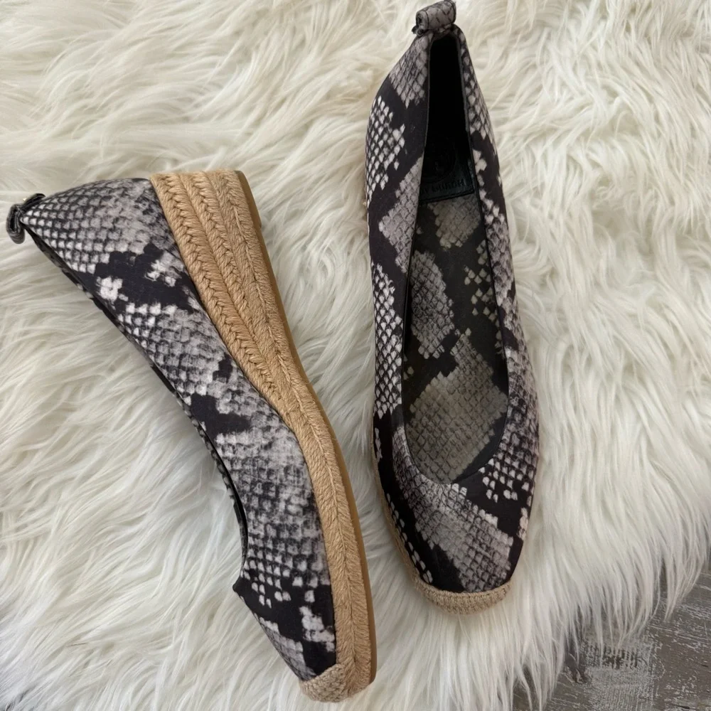 Tory Burch Heather Snake Satin Espadrille Wedges Black Gray Size 7